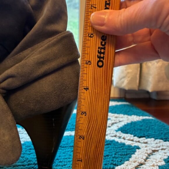 Nine West Women's Gray Faux Suede Side Zip Ankle Boots Booties Heels w Bow Sz 11 - Picture 8 of 10